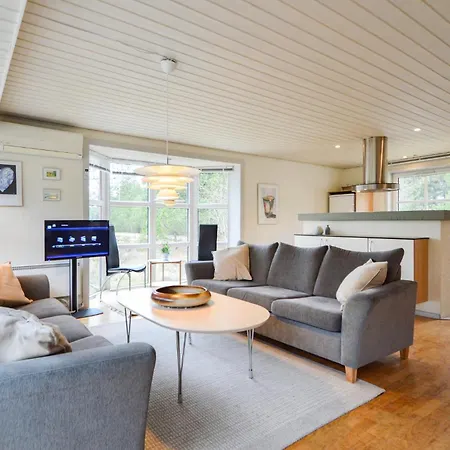 Holiday home 4 Bedroom Amazing In Romo *