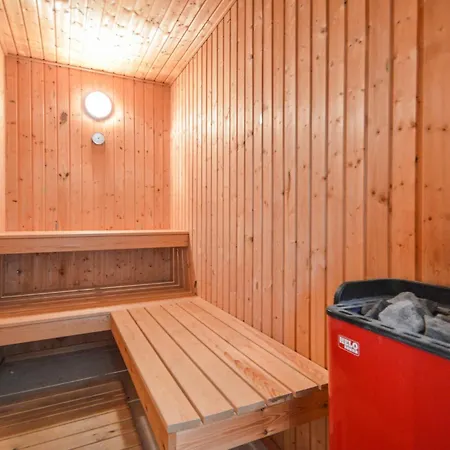 4 Bedroom Amazing In Romo Holiday home *